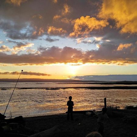 Warm Beach Hideaway With Private Beach! Stanwood Exterior foto